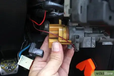 Immagine titolata Replace an Ignition Switch Step 20
