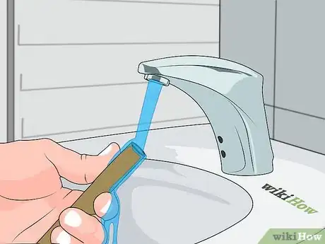 Immagine titolata Fix a Leaking Refrigerator Step 7