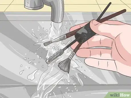 Immagine titolata Keep Your Makeup from Going Bad Step 9