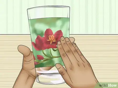 Immagine titolata Transfer an Image Onto Glass Step 8