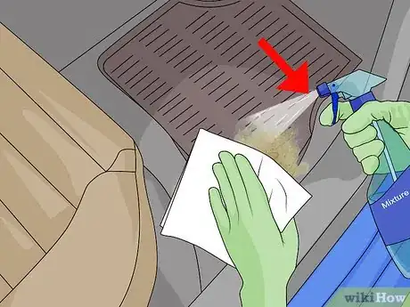 Immagine titolata Remove Vomit From a Car Interior Step 11