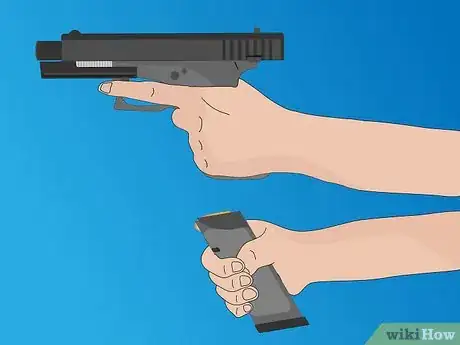 Immagine titolata Reload a Pistol and Clear Malfunctions Step 3