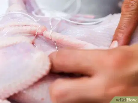 Immagine titolata Debone Poultry (Turkey or Chicken) Step 17