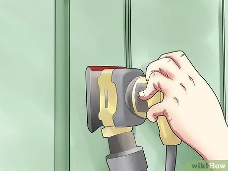 Immagine titolata Remove Paint from Wooden Objects and Refinish Them Step 3
