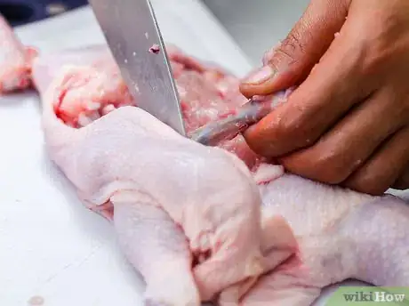 Immagine titolata Debone Poultry (Turkey or Chicken) Step 16