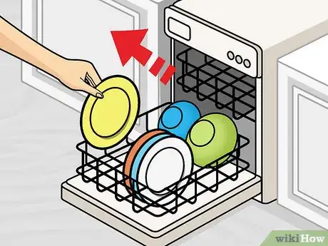 Immagine titolata Drain a Dishwasher Step 1