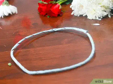 Immagine titolata Make a Flower Crown Step 10