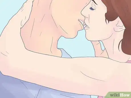 Immagine titolata Bite Someone's Lip Step 2