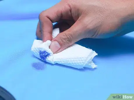 Immagine titolata Remove Ink Stains from Polyester Step 1