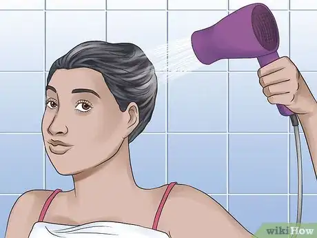 Immagine titolata Dye Your Hair Brown After It Has Been Dyed Black Step 5