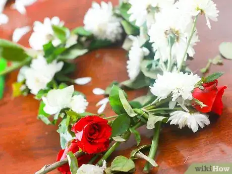 Immagine titolata Make a Flower Crown Step 20