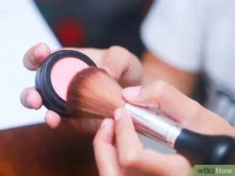 Immagine titolata Find the Best Foundation Color Shade for You Step 10