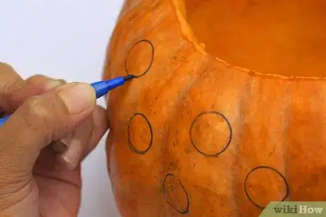 Immagine titolata Carve a Disco Ball Pumpkin Step 4