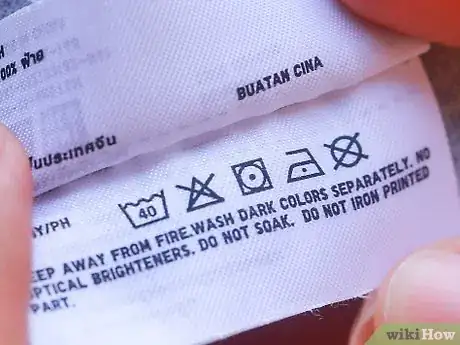 Immagine titolata Remove Ink Stains from Polyester Step 2
