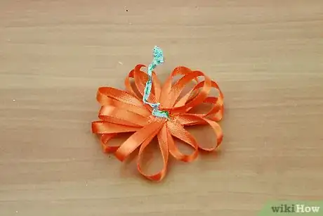 Immagine titolata Make Ribbon Flowers Step 21