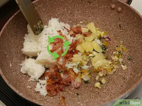 Immagine titolata Make Breakfast Fried Rice Step 13