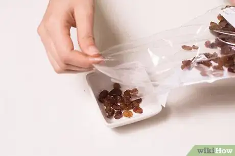 Immagine titolata Plump Raisins Step 6