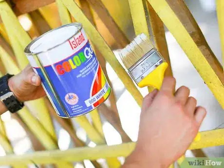 Immagine titolata Paint a Fence Step 4
