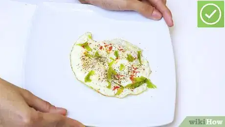 Immagine titolata Cook Over Easy Eggs Step 15