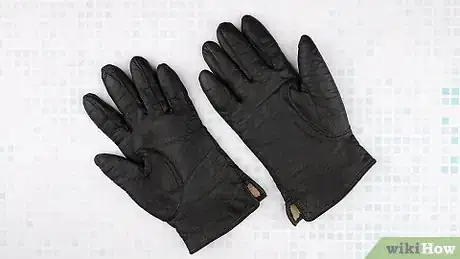 Immagine titolata Clean Leather Gloves Step 11