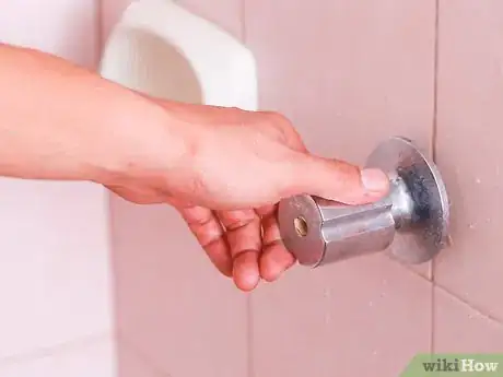 Immagine titolata Fix a Leaking Shower Head Step 7