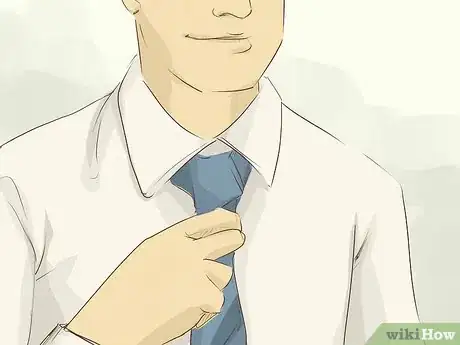 Immagine titolata Read Men's Body Language for Flirting Step 10