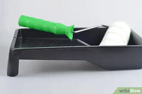 Immagine titolata Clean a Roller Brush Step 2