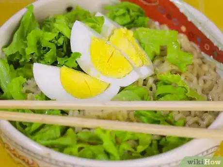 Immagine titolata Make Ramen Noodles in the Microwave Step 12