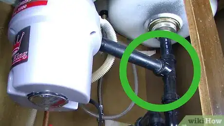 Immagine titolata Remove a Garbage Disposal Step 25