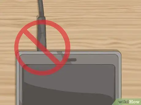 Immagine titolata Avoid Breaking Your Headphones Step 4