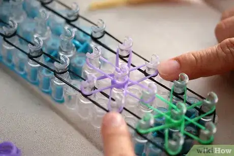Immagine titolata Make a Rainbow Loom Bracelet Step 15