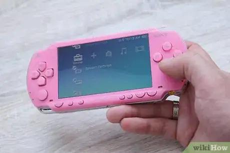 Immagine titolata Charge Your PSP Step 7