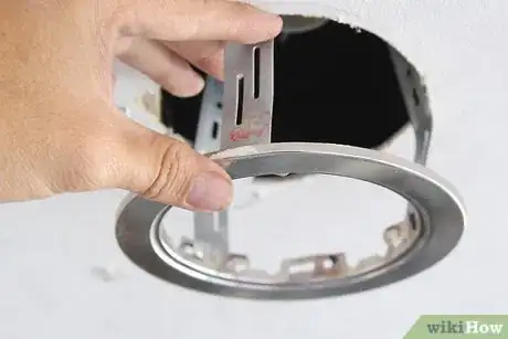 Immagine titolata Install Recessed Lighting Step 12