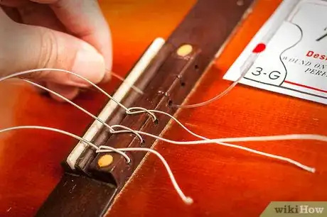 Immagine titolata Change Classical Guitar Strings Step 4Bullet1