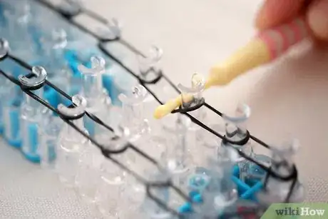 Immagine titolata Make a Rainbow Loom Bracelet Step 14