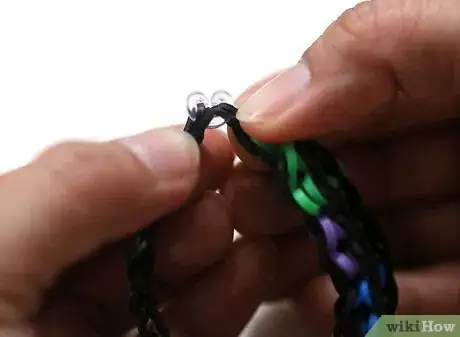 Immagine titolata Make a Rainbow Loom Bracelet Step 22