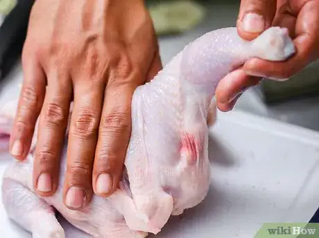 Immagine titolata Debone Poultry (Turkey or Chicken) Step 10