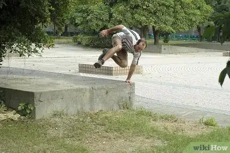 Immagine titolata Get Started in Parkour or Free Running Step 4