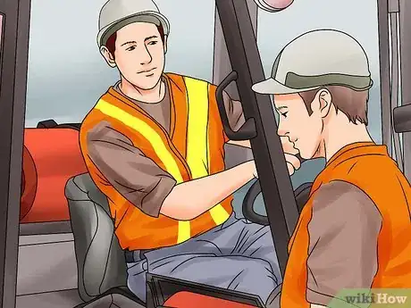 Immagine titolata Become a Certified Forklift Driver Step 3