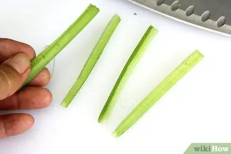 Immagine titolata Cut Celery Step 8