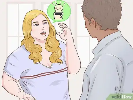 Immagine titolata Be Naked More Often While Living With Family Step 5