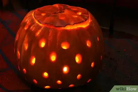 Immagine titolata Carve a Disco Ball Pumpkin Step 6