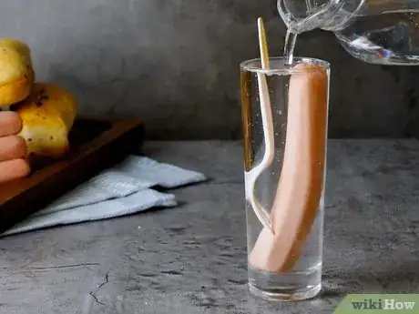Immagine titolata Boil a Hot Dog in a Microwave Step 3