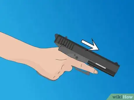 Immagine titolata Reload a Pistol and Clear Malfunctions Step 8