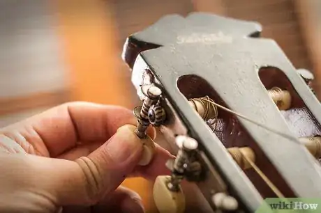 Immagine titolata Change Classical Guitar Strings Step 1Bullet2