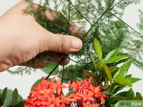 Immagine titolata Make Floral Craft Arrangements Step 10