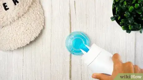 Immagine titolata Wash a Baseball Cap by Hand Step 7