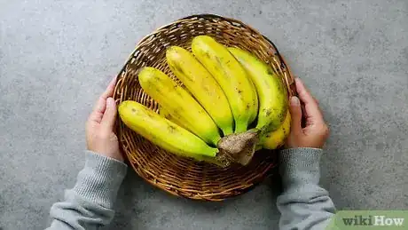 Immagine titolata Keep Bananas from Ripening Too Fast Step 1