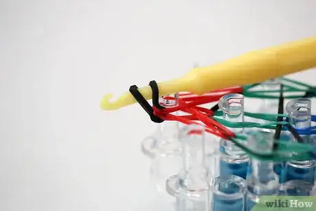 Immagine titolata Make a Rainbow Loom Bracelet Step 31