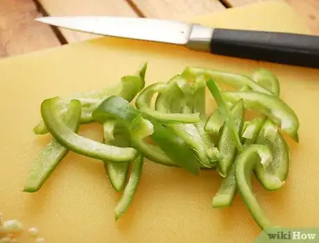 Immagine titolata Cut a Bell Pepper Step 4